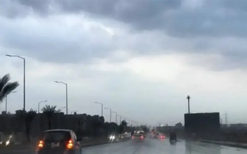 تدني الرؤية الأفقية لـ 500 متر.. هيئة الأرصاد تحذر من العواصف الترابية في المناطق المكشوفة